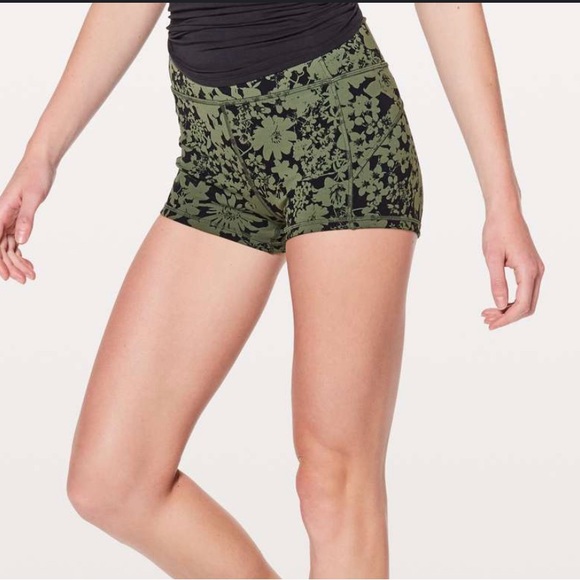 Lululemon In Movement Short - Picture 6 of 6